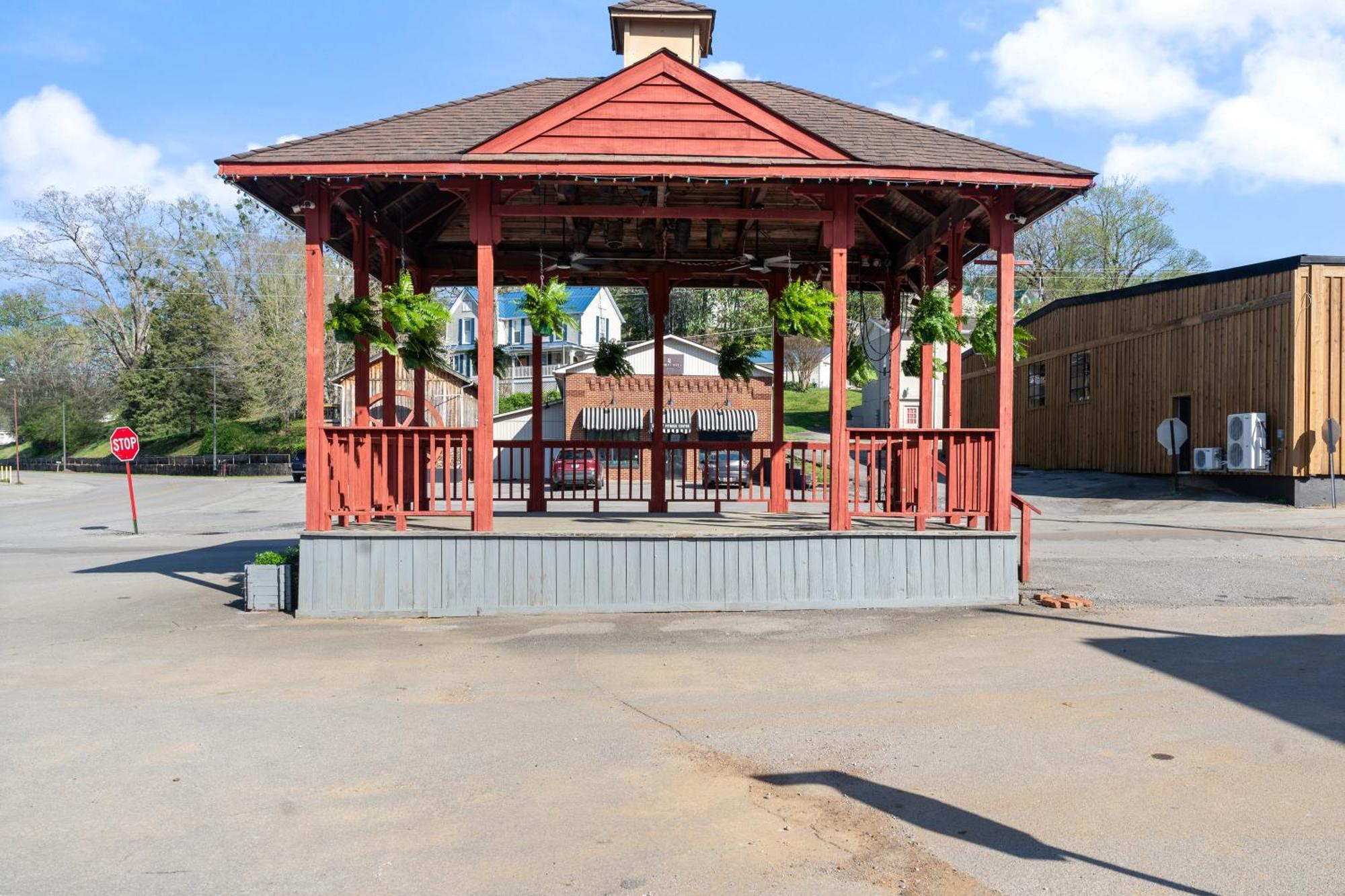 The Tellico Plains Inn And Event Venue Eksteriør bilde